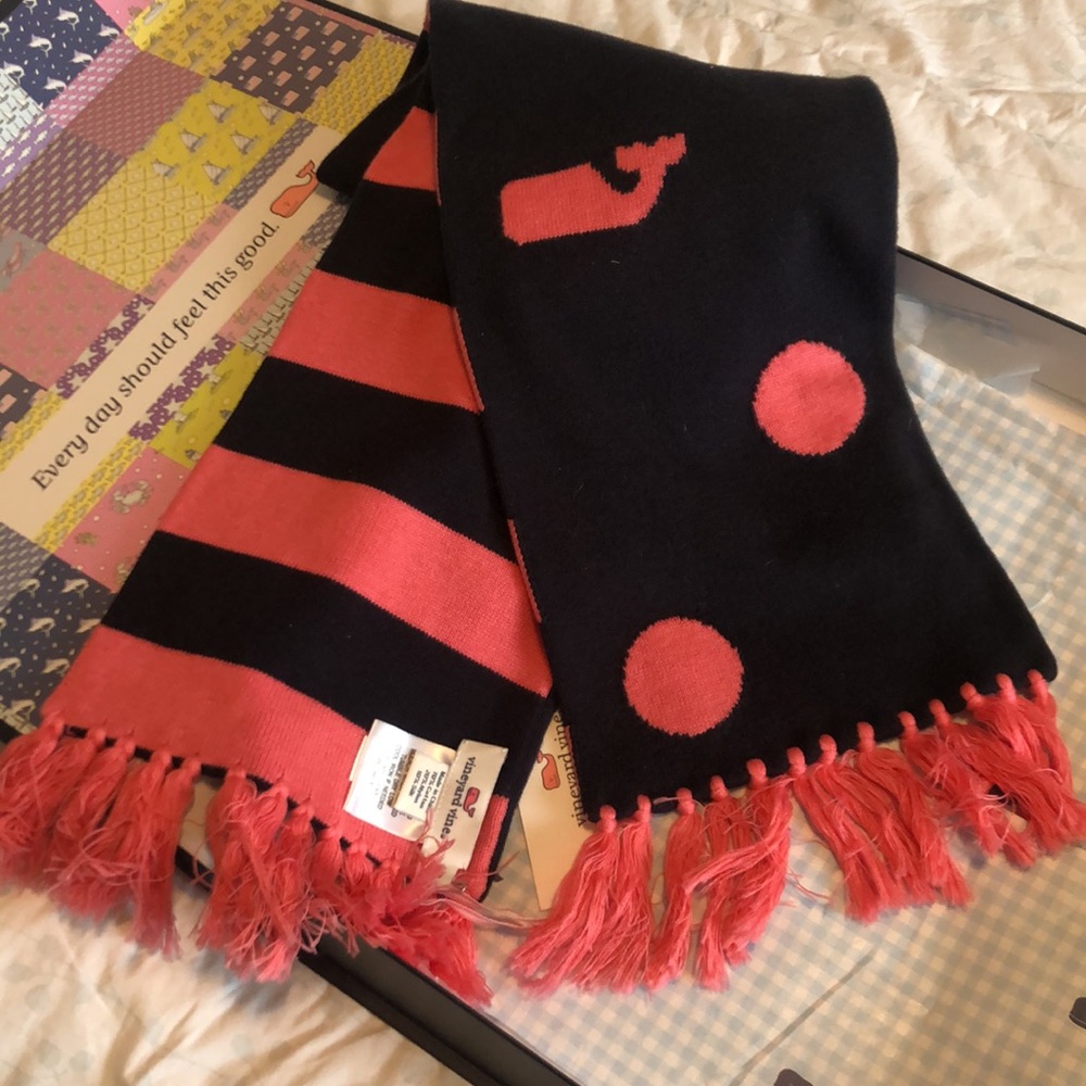Vineyard Vines Hat and Scarf Set. Brand new with tags! Comes with gift box! - Picture 3 of 3
